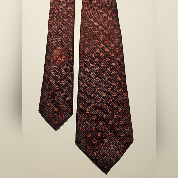 GUCCI Burgundy Black GG MONOGRAM LOGO  100% ITALIAN SILK TIE STUNNING!!!! - Picture 1 of 11